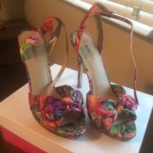 JustFab Shoes - Floral pink heels with bow JustFab Shoes - Floral pink heels with bow